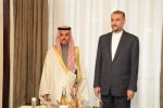 به تهران سفر می‌کنم