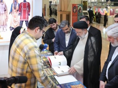 نمایشگاه کتاب زمینه‌ای مناسب برای تبادل افکار نویسندگان، ناشران و اهالی کتاب است