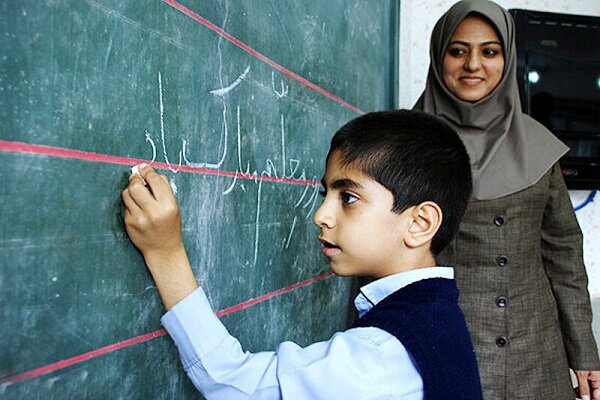 حقوق معلمان بازنشسته ۲۰ میلیون تومان می شود حقوق معلمان بازنشسته ۲۰ میلیون تومان می شود