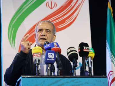مبارزه با بداخلاقی‌ها و دزدی‌ها سخت‌تر از جنگ در جبهه‌هاست
