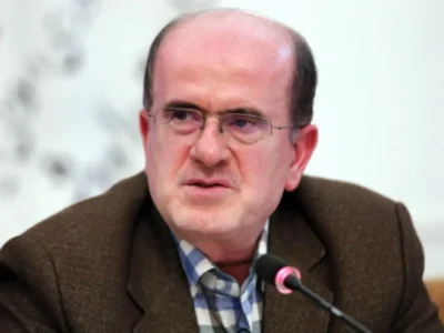 اقتصاد کشور در گرو تعامل سیاسی با دنیاست