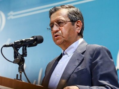 رییس سازمان بورس باید کتش را در بیاورد و در وسط میدان باشد