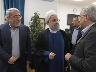 روحانی: با درایت مقام معظم رهبری از جنگ فاصله گرفتیم