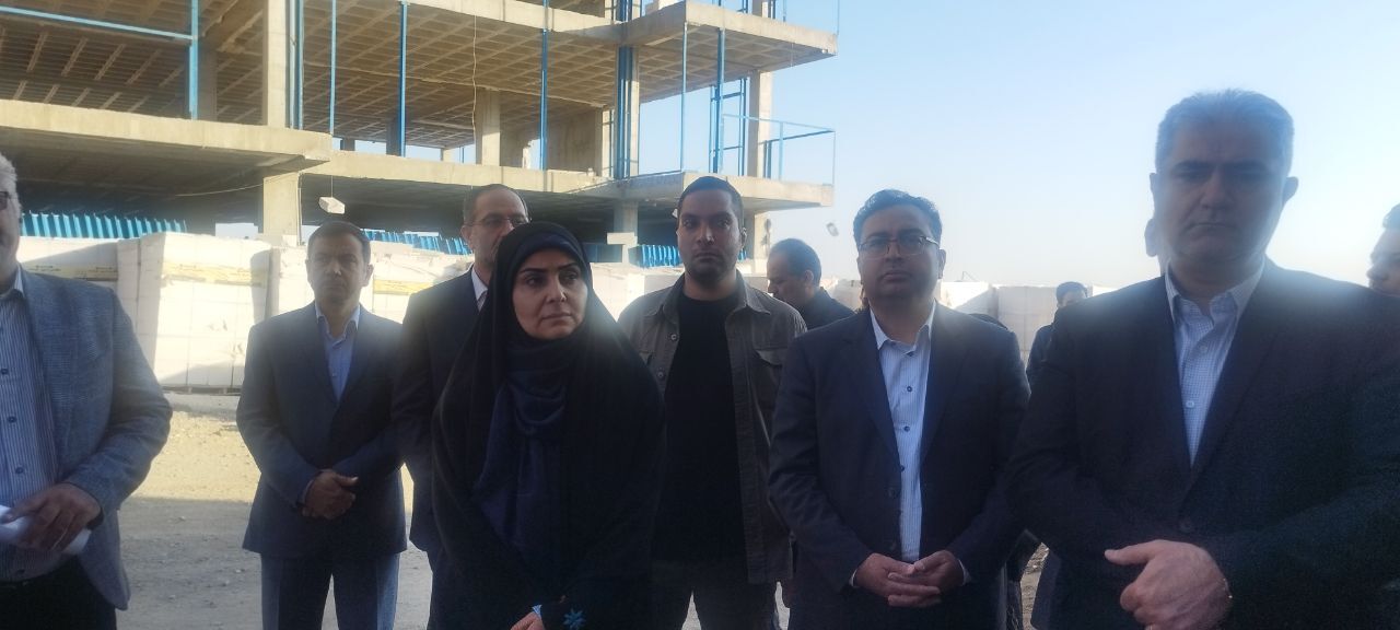 تاکید وزیر راه و شهرسازی بر تامین خدمات شهری همزمان با تکمیل واحدهای مسکونی تاکید وزیر راه و شهرسازی بر تامین خدمات شهری همزمان با تکمیل واحدهای مسکونی