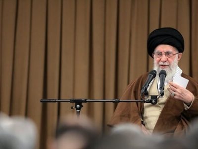 حواسمان باشد با چه کسی مواجه‌ایم، معامله می‌کنیم و حرف می‌زنیم