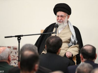 تنها راهحل مشکلات، پایبندی به مبانی انقلاب است