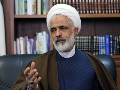 چرا هر روز با مطرح کردن بحث حجاب، اعصاب جامعه را بهم می‌ریزید؟
