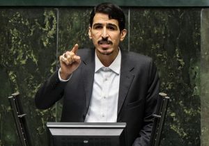 دبیر سابق شورای عالی امنیت ملی و خانواده او متهم به ثروت اندوزی از راه کاسبی تحریم هستند