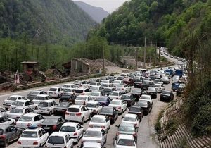 ترافیک فوق‌سنگین در محورهای شمالی کشور؛ جاده چالوس یک‌طرفه شد