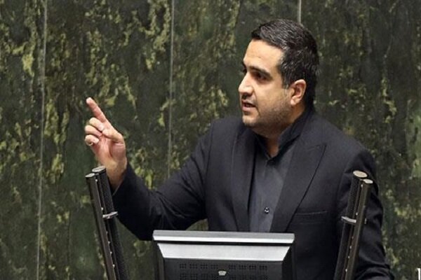 عراقچی اگر در خانه بیمار سرطانی داشت از برکات تحریمها نمیگفت عراقچی اگر در خانه بیمار سرطانی داشت از برکات تحریمها نمیگفت