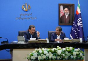 تسهیل در پرداخت تسهیلات و تأمین ارز برای واحدهای صنعتی