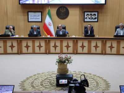 استفاده از همه ظرفیت‌های قانونی برای کاهش مشکلات کسبه و تسریع در روند جبران خسارات بازار رشت