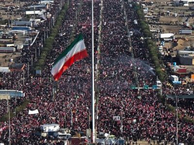 حضور انبوه عاشقان و سوگواران در مراسم تشییع
