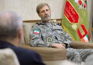 دشمن در برابر ایران سرگردان است